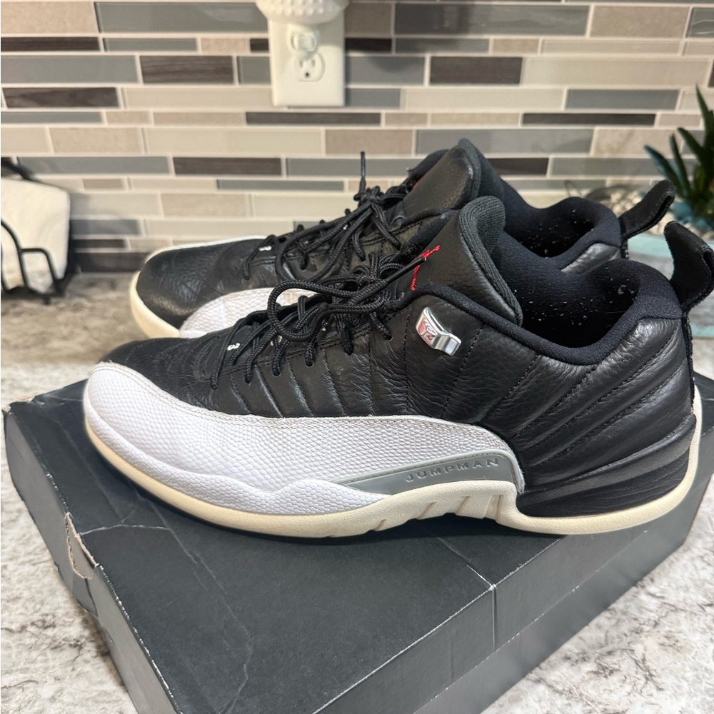 Jordan 12, Black and White.